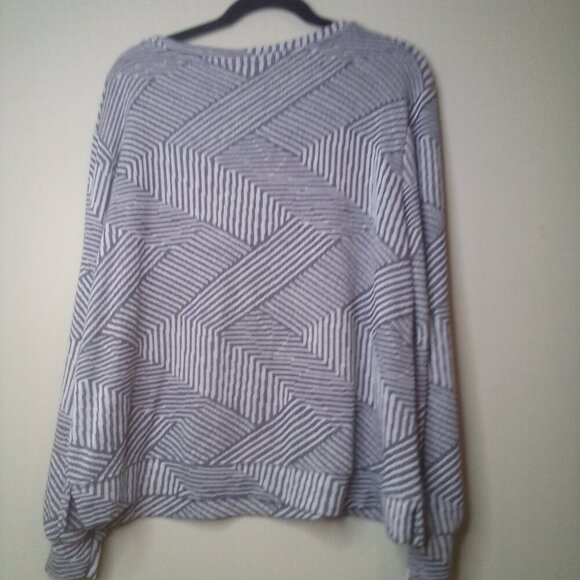 Ellen Tracy Sweater Pullover XL Women Long Sleeve Pattern Gray White - Picture 4 of 14